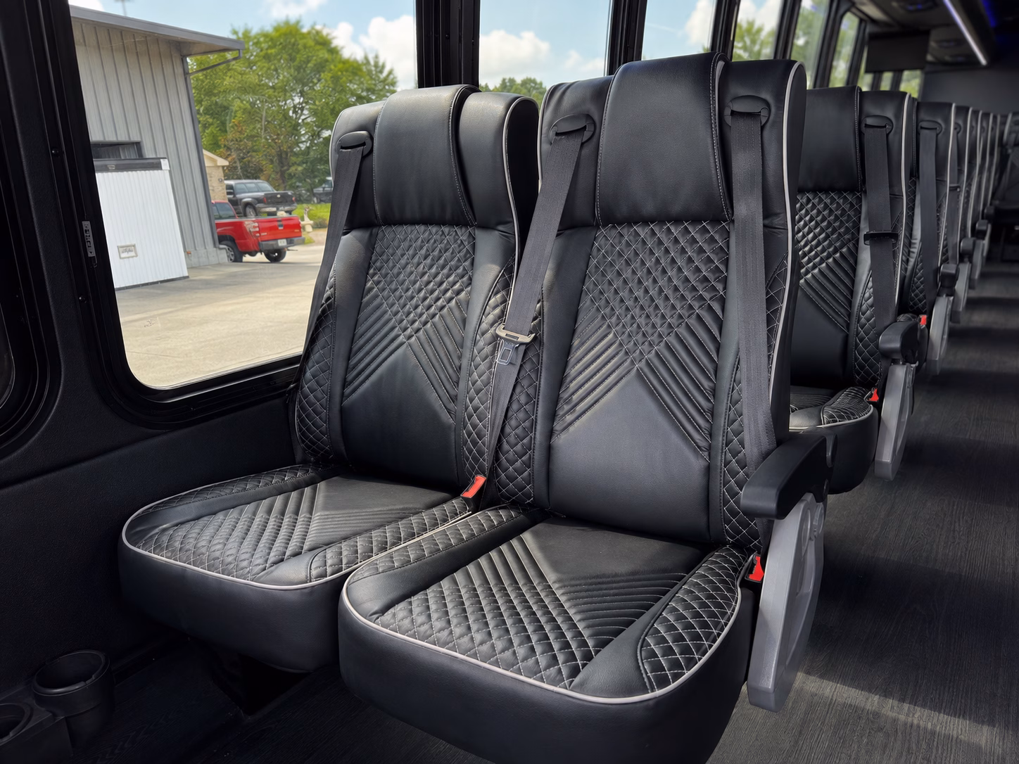 hampton bus rental service area